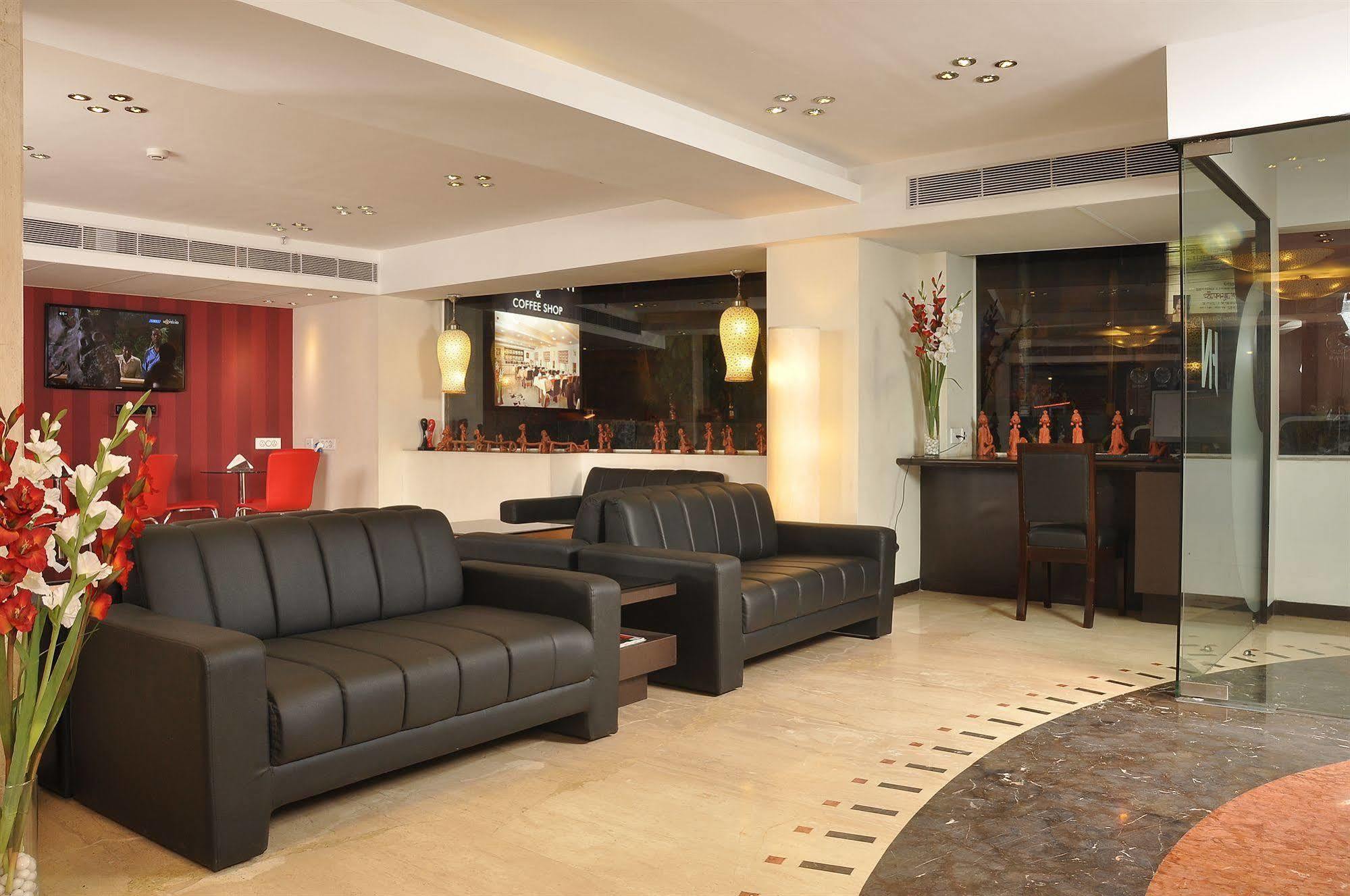 Hotel Niharika Колката Екстер'єр фото